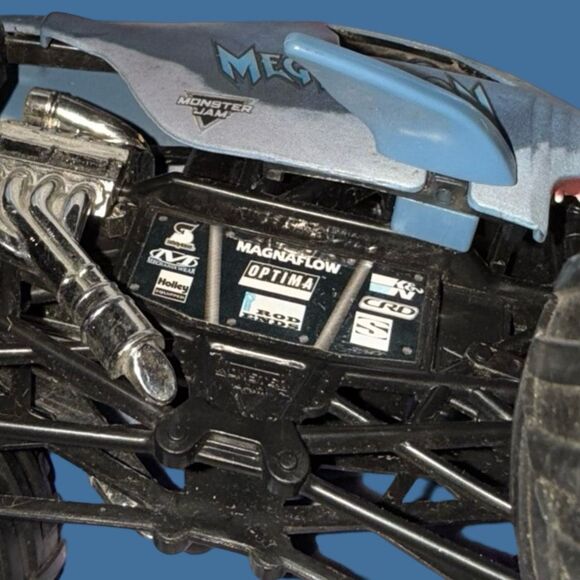 Spinmasters Megalodon Monster Jam Truck Metal Body Shark 1:24 Scale B23 - Picture 7 of 11